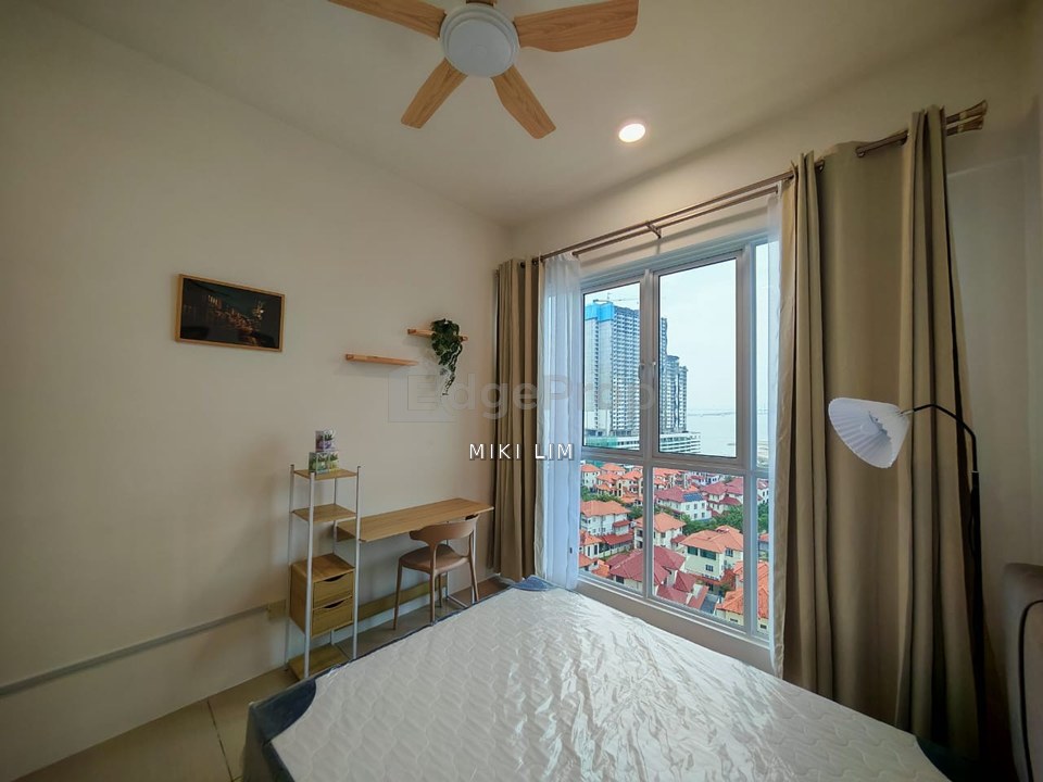  ROOM FOR RENT FULLY FURNISHED SEAVIEW FEMALE ONLY @ BAYAN LEPAS (NEAR QUEENSBAY) PENANG, Penang, Bayan Lepas