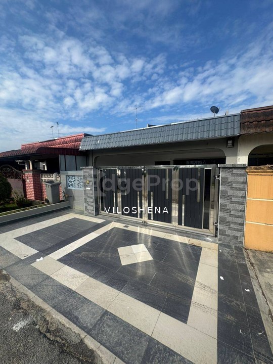 Single Storey ( converted to double storey ) at Taman saleng Baru, Senai, Johor, Senai