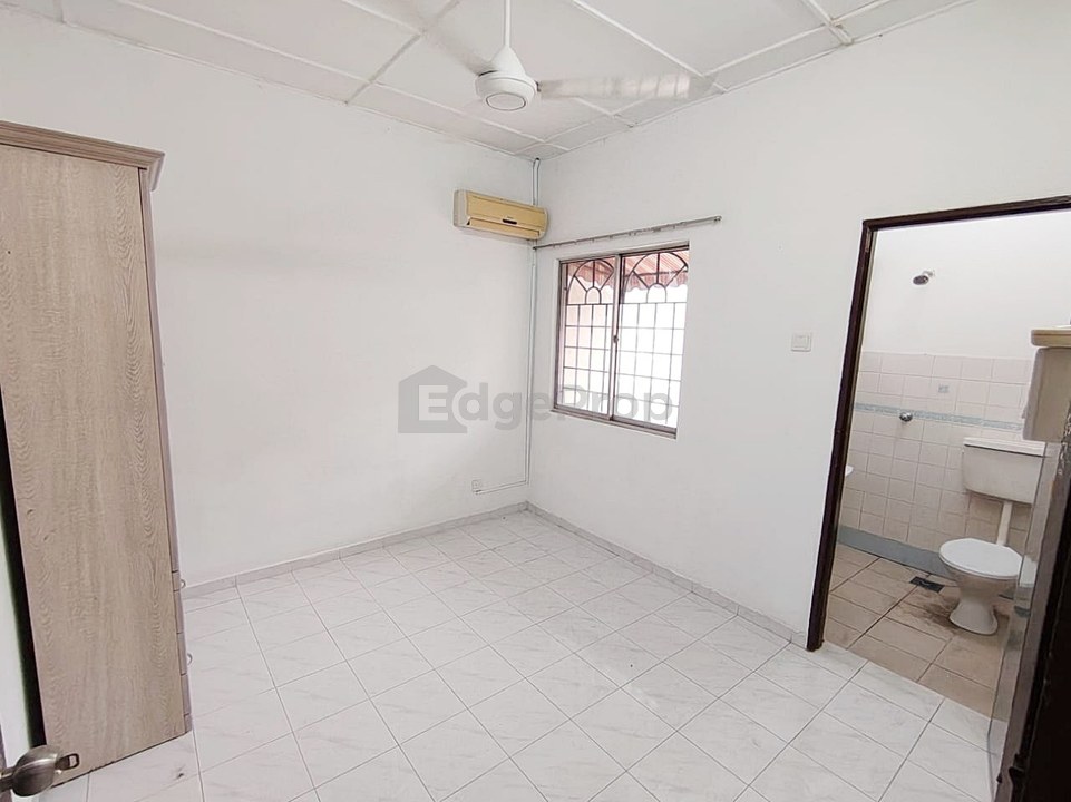 Jalan Merak, Puchong Double Storey Terrace House For Rent Jalan Merak Puchong Jaya Near LRT, Selangor, Puchong