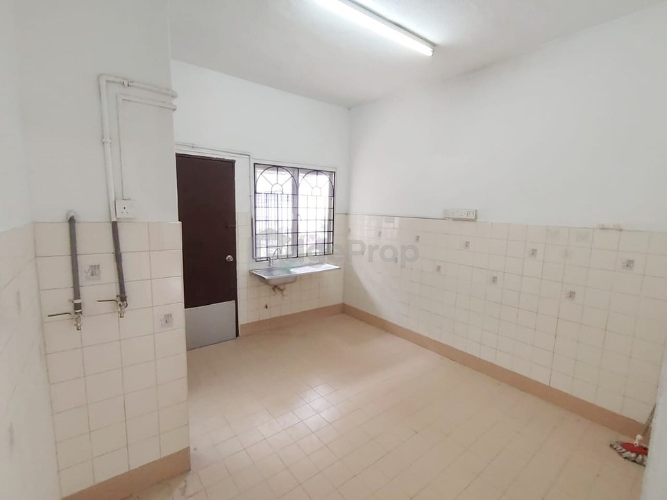 Jalan Merak, Puchong Double Storey Terrace House For Rent Jalan Merak Puchong Jaya Near LRT, Selangor, Puchong