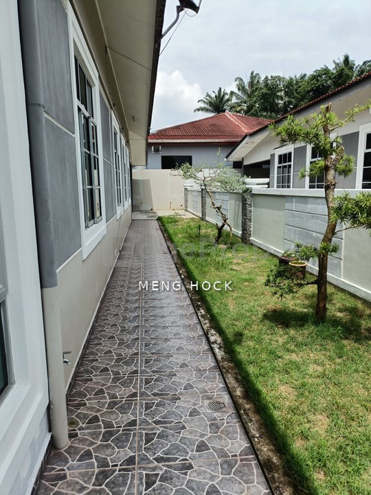Rental 4 Bedroom Semi-Detached House in Kelapa Sawit, Sedenak ,Kulai, Johor, Kulai
