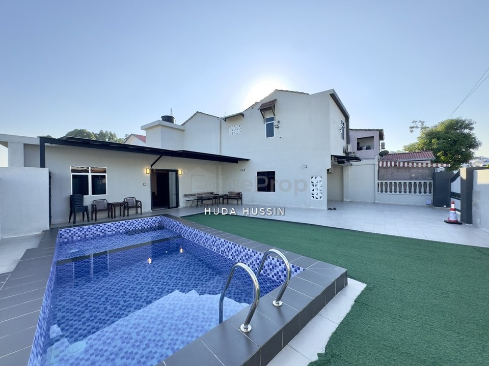CORNER LOT | Double Storey Terrace Taman Sri Andalas, Klang Homestay With Private Pool, Selangor, Klang