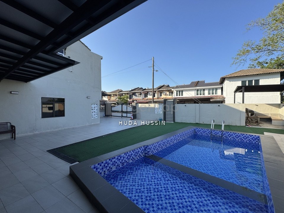 CORNER LOT | Double Storey Terrace Taman Sri Andalas, Klang Homestay With Private Pool, Selangor, Klang
