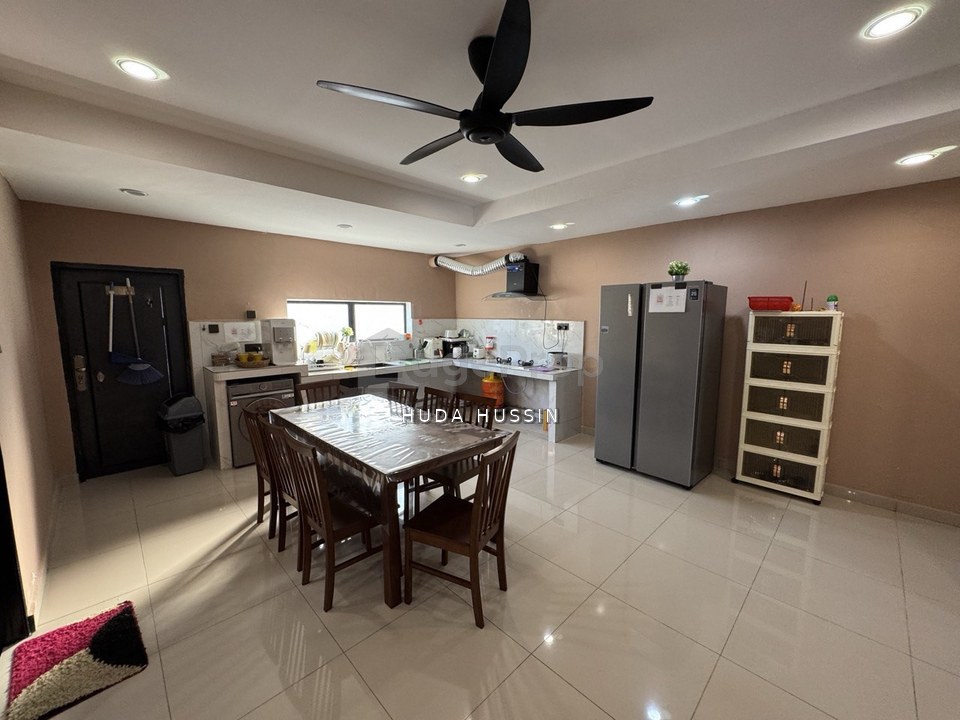 CORNER LOT | Double Storey Terrace Taman Sri Andalas, Klang Homestay With Private Pool, Selangor, Klang