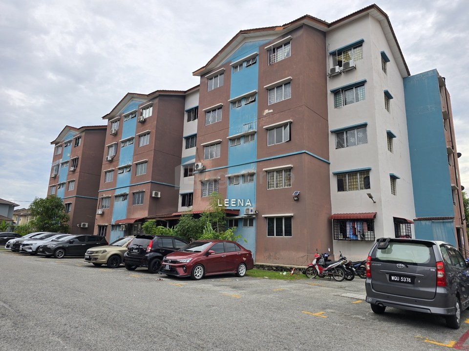 Iris Apartment, Taman Saujana Utama