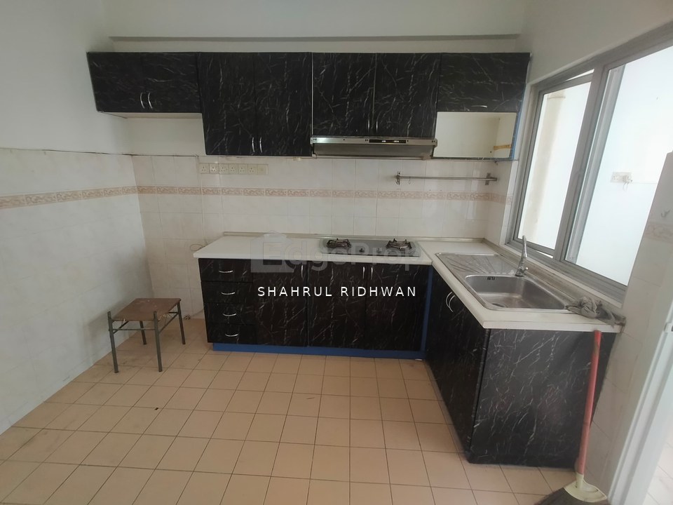 Sri Bayu Apartment,Puchong Renovated Big Master Bedroom, Selangor, Puchong