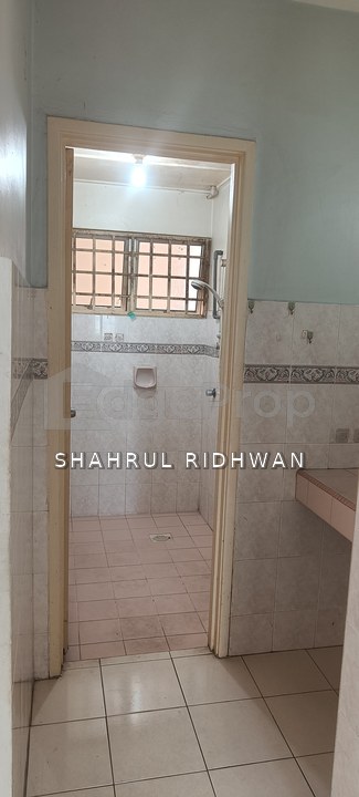 Sri Bayu Apartment,Puchong Renovated Big Master Bedroom, Selangor, Puchong