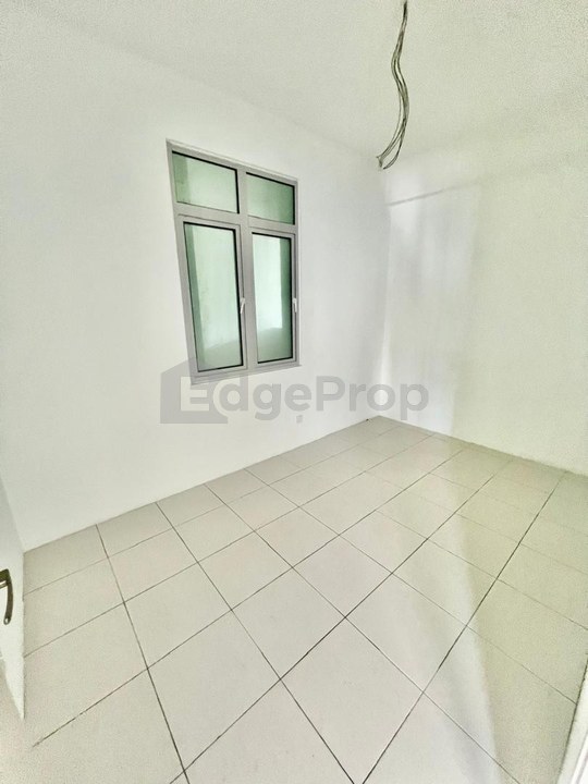 10 Island Resort 1100sf Condominium Seaview Located in Batu Ferringhi , Penang, Batu Ferringhi