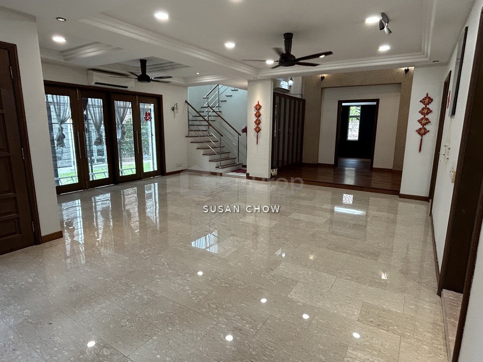 Freehold Bungalow with clubhouse at Sri Suria, Bukit Rimau/Kota Kemuning