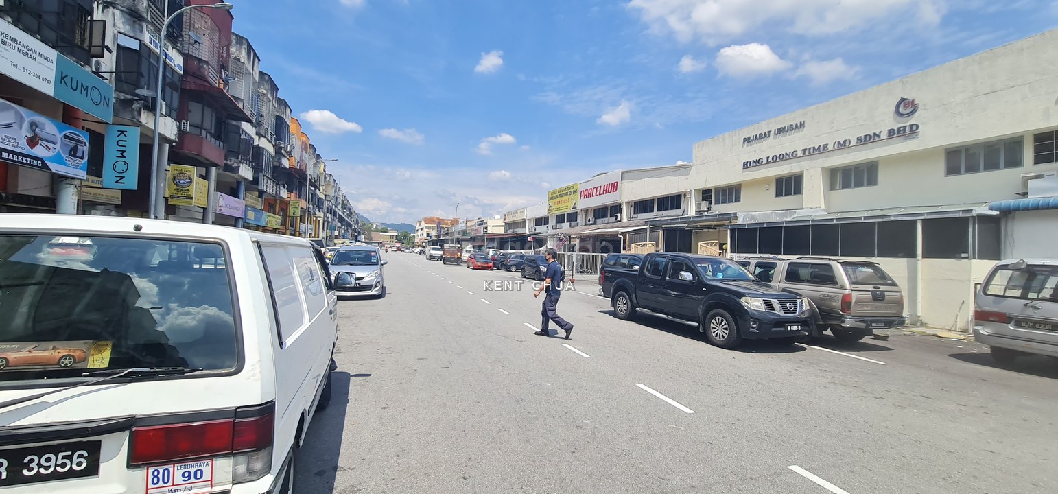 Taman Sri Batu Caves