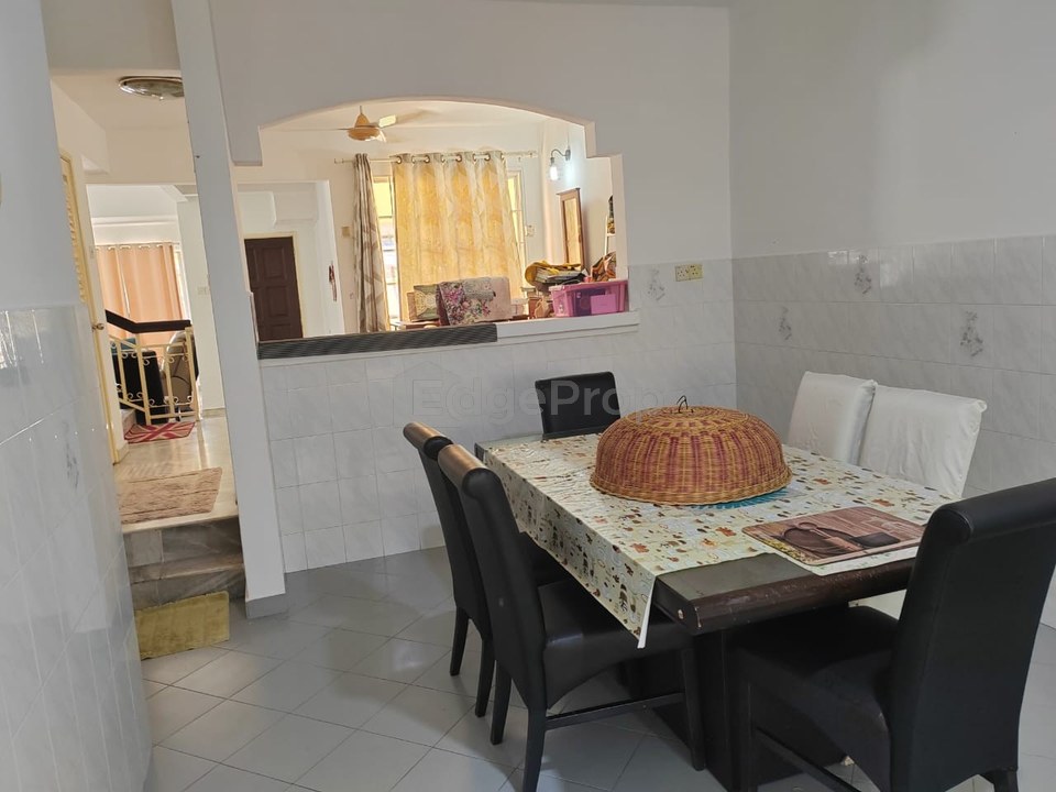A nice well maintained double storey house in USJ20 , Selangor, USJ