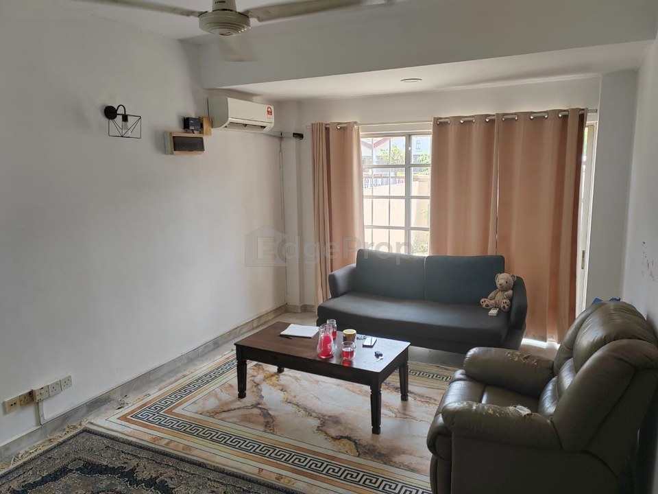 A nice well maintained double storey house in USJ20 , Selangor, USJ