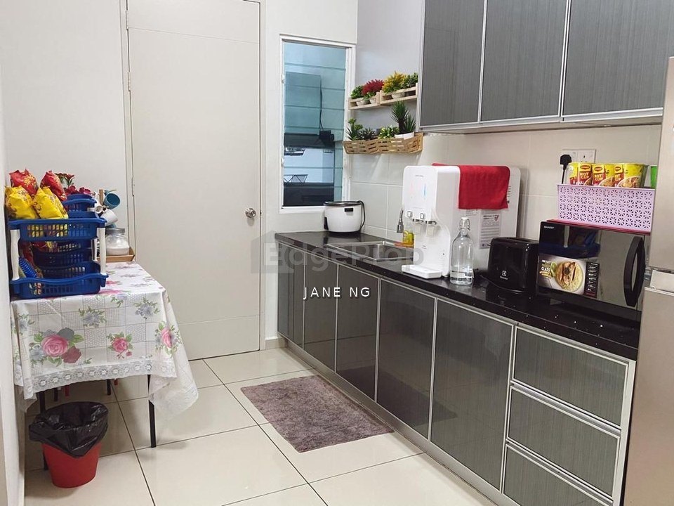 Petaling Jaya Tiara Kelana Condo Big and Nice Condition for Sale 1600 sqft 4 bes 3 baths , Selangor, Petaling Jaya