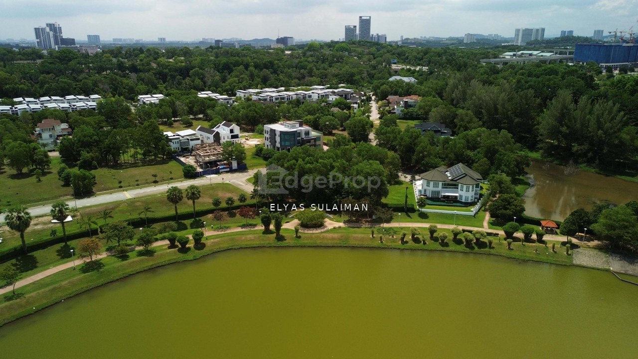 Perdana Lakeview East