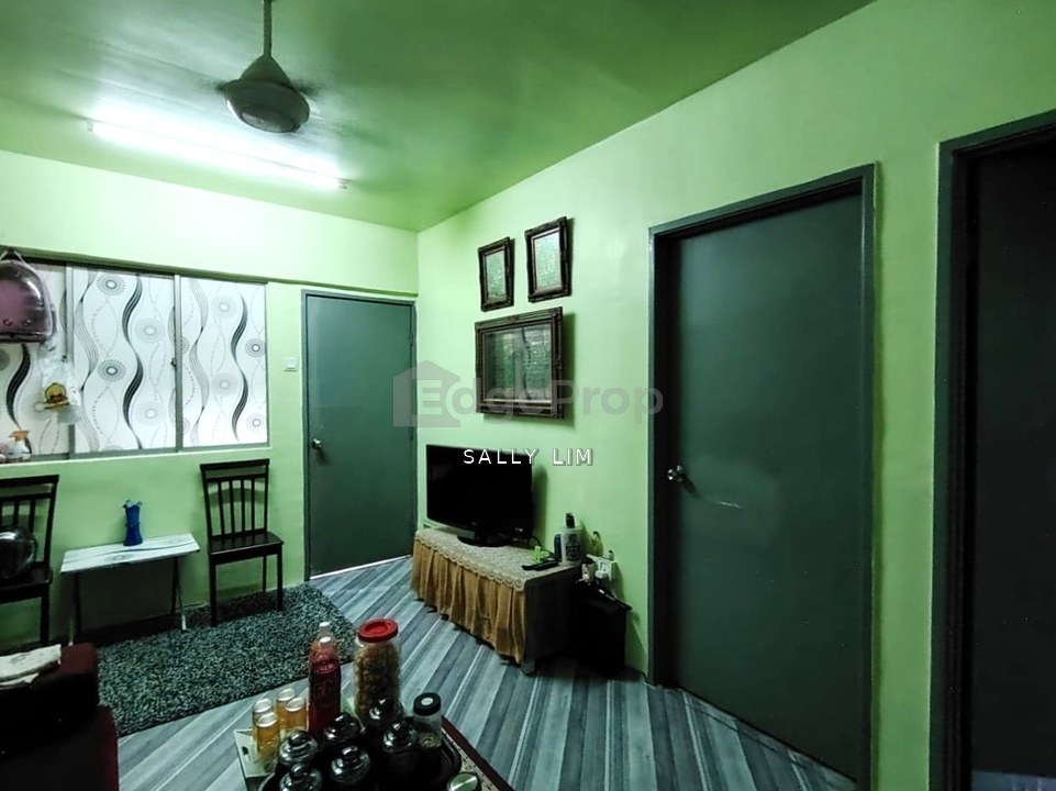 Taman Rinting Jalan Balau Low Cost Flat Level 2 Unit For Sale, Johor, Masai