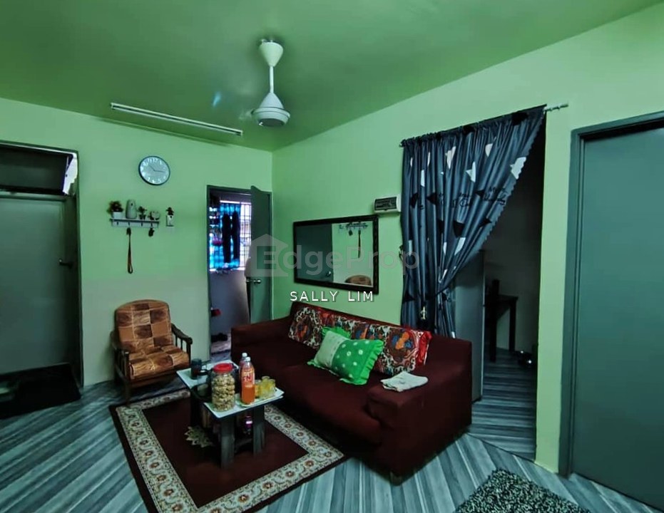 Taman Rinting Jalan Balau Low Cost Flat Level 2 Unit For Sale, Johor, Masai