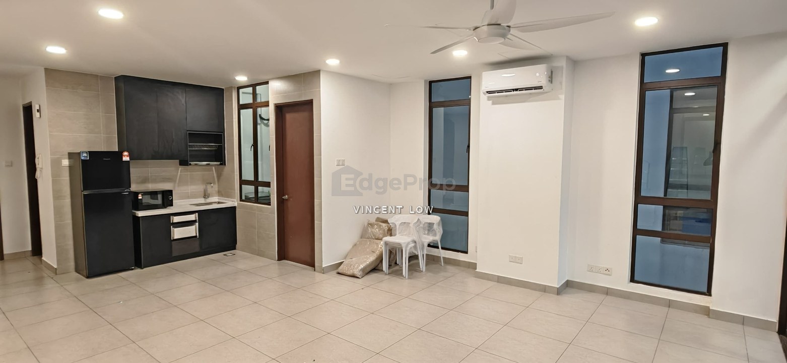 Laguna Residences SS7 Petaling Jaya Duplex Townhouse For Sale, Lake Facing Fully Furnished, Selangor, Petaling Jaya
