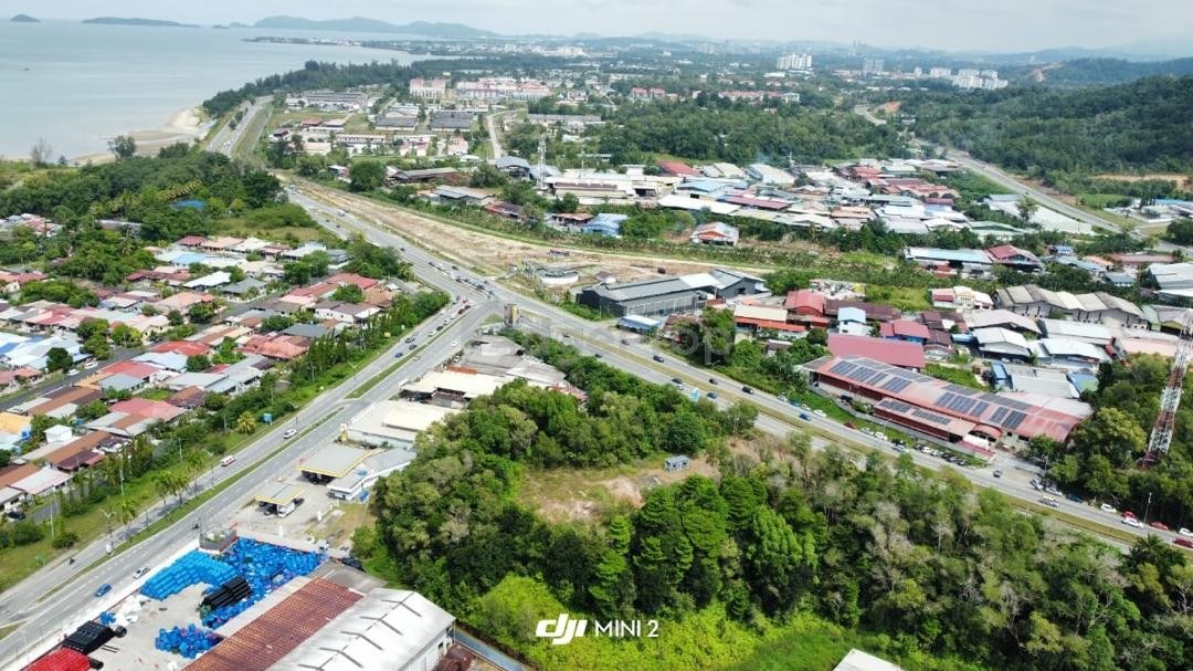 Roadside Commercial Land For Rent