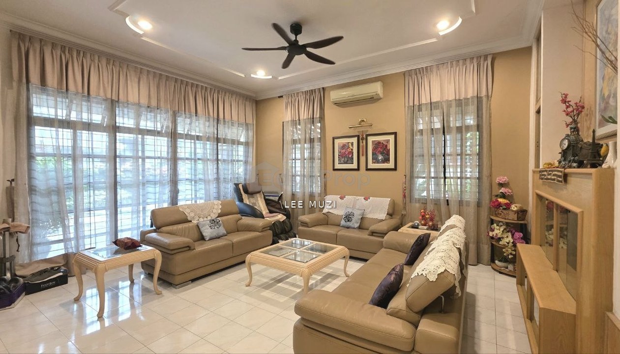 TAMAN GOLF NEAR TIGER LANE IPOH TOWN AMPANG DOUBLE STOREY BUNGALOW FOR SALE, Perak, Ipoh