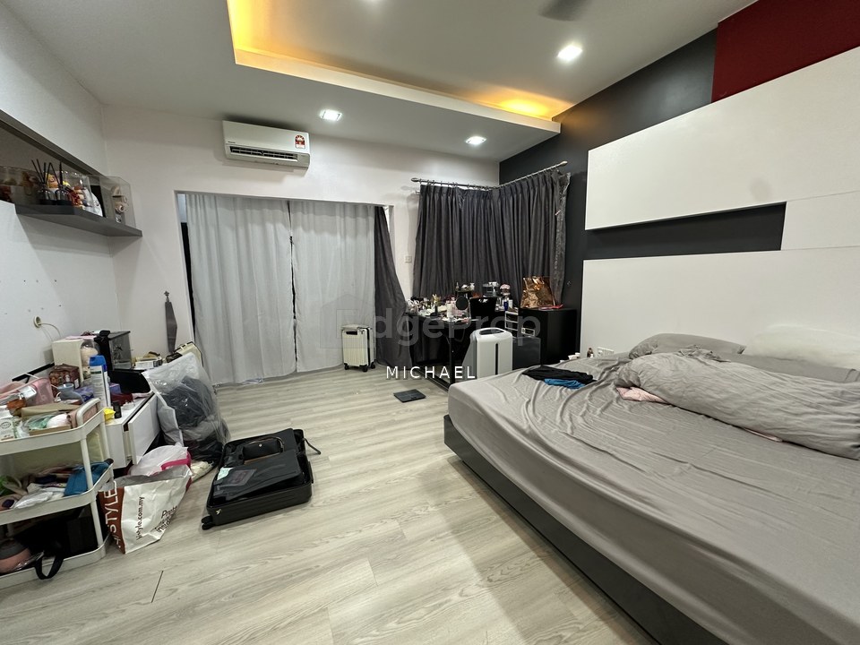 Cheap 3 storey terrace endlot, Selangor, Batu 9th Cheras