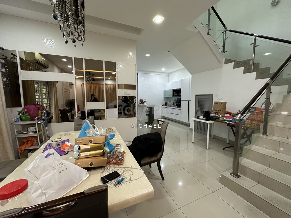 Cheap 3 storey terrace endlot, Selangor, Batu 9th Cheras
