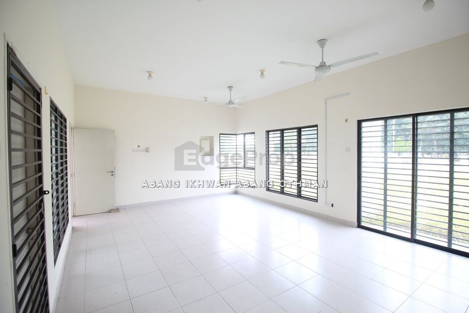Big Land 2 Storey Terrace House, Avira Bandar Bukit Raja, Klang, Selangor, Bandar Bukit Raja