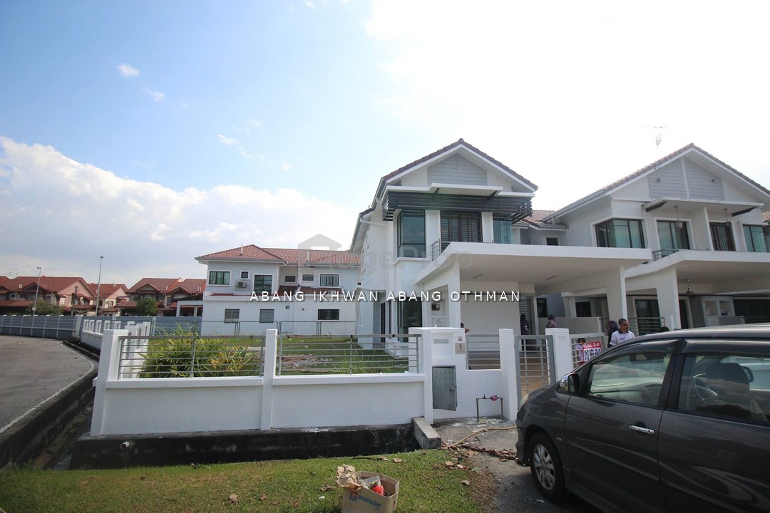 Avira @ Bandar Bukit Raja