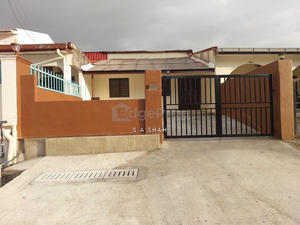 Newly Renovated 6r 2b Terrace House @ Section 8 PJ, Selangor, Petaling Jaya