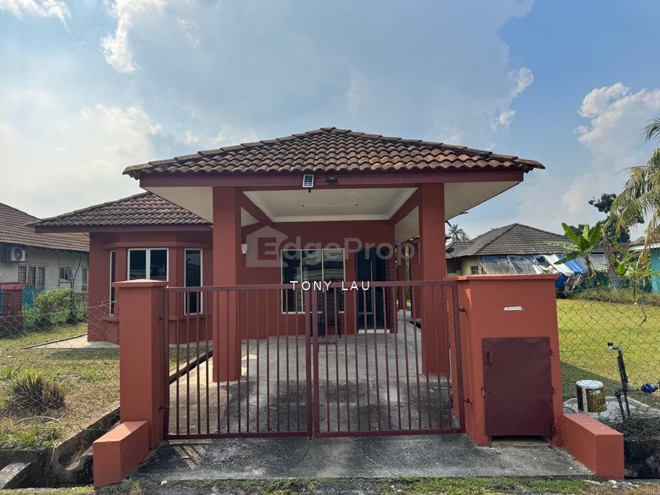 NEAR KSL MALL! Massive 5,700sf Freehold Bungalow Taman Riveria Perdana Sijangkang