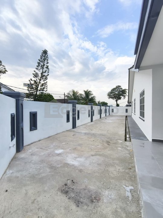 Single Storey Corner Lot Terrace @ Jalan Anggerik Johor Jaya, Johor, Johor Bahru