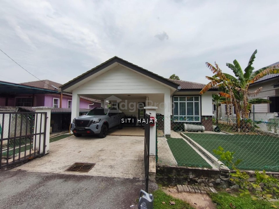 Mahkota Hills