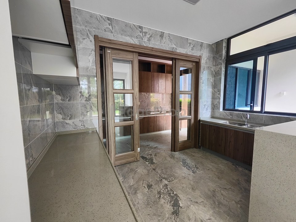 Exclusive Forest City Golf Villa , Freehold 3-Storey Semi-D, Johor, Gelang Patah