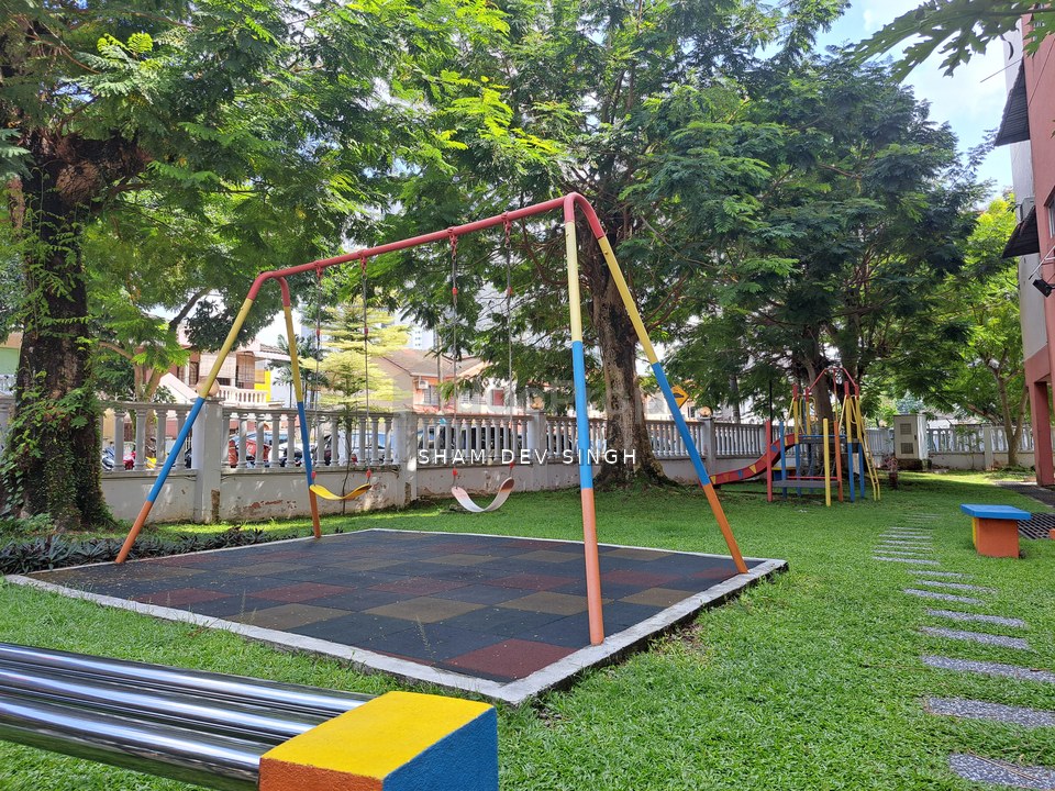 La Villas Condominium