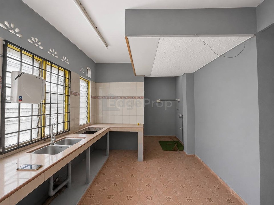 REFURBISHED- DOUBLE STOREY TAMAN BANTING BARU, Selangor, Banting
