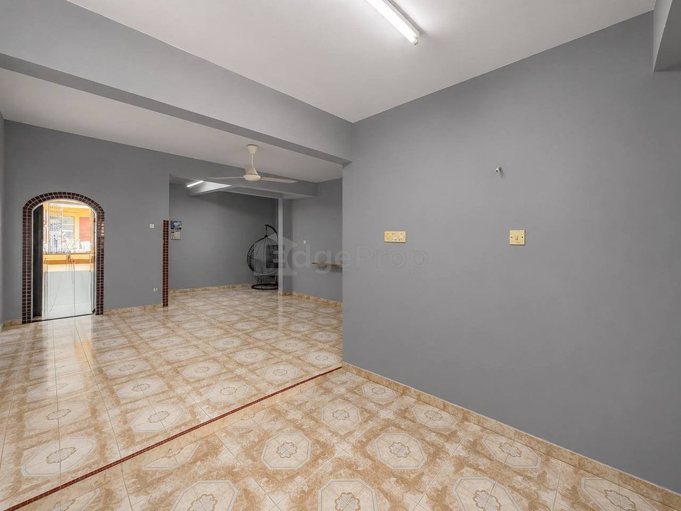 REFURBISHED- DOUBLE STOREY TAMAN BANTING BARU, Selangor, Banting