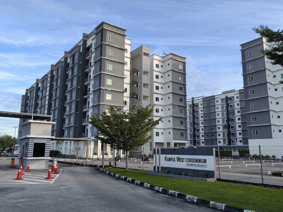 KAMPUS WEST CITY CONDOMINIUM, KAMPAR