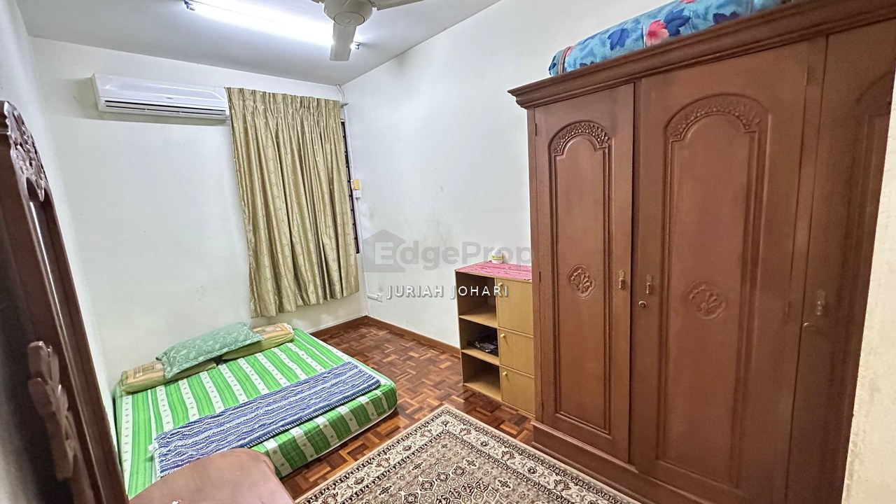 Fully furnished 2 Storey, bandar putra permai, seri kembangan, Selangor, Seri Kembangan