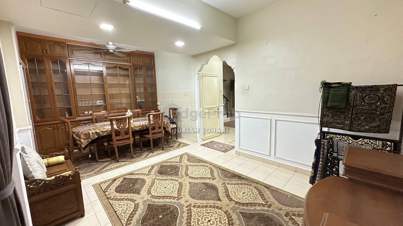 Fully furnished 2 Storey, bandar putra permai, seri kembangan, Selangor, Seri Kembangan
