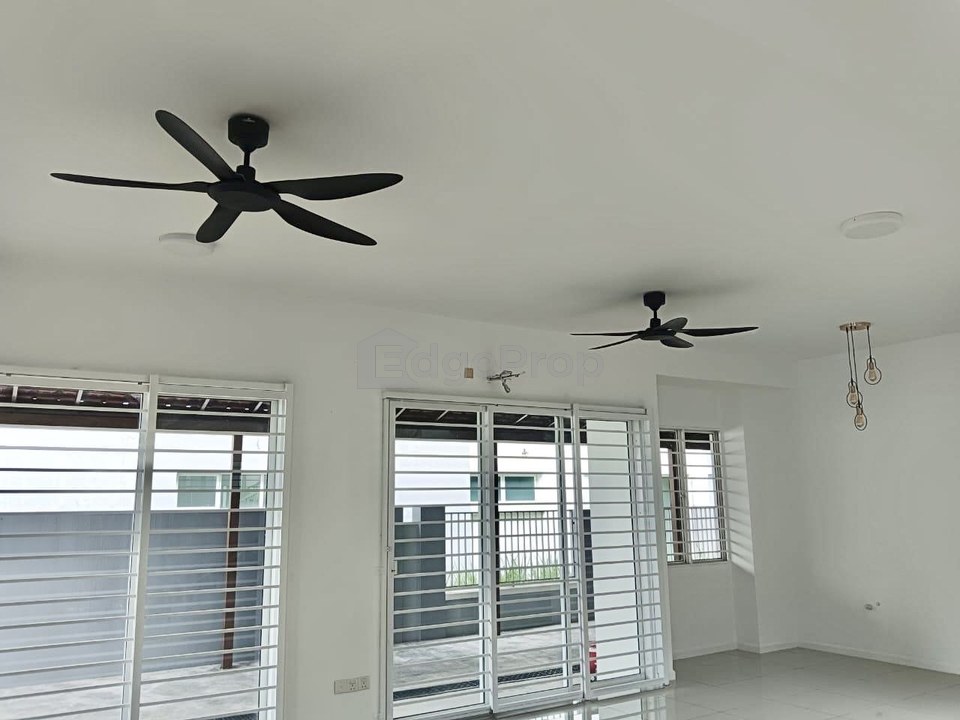 2 Storey Bungalow House Taman Equine Seri Kembangan, Selangor, Seri Kembangan