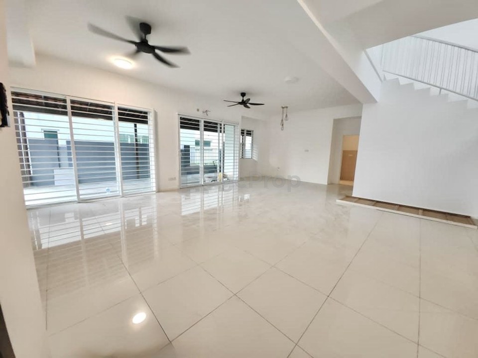 2 Storey Bungalow House Taman Equine Seri Kembangan, Selangor, Seri Kembangan