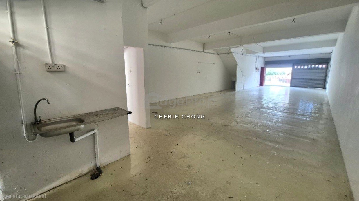 Bandar Siber Botani 3 Storey Shoplot Facing Main Road With Glass Door & Roller Shutters , Perak, Ipoh