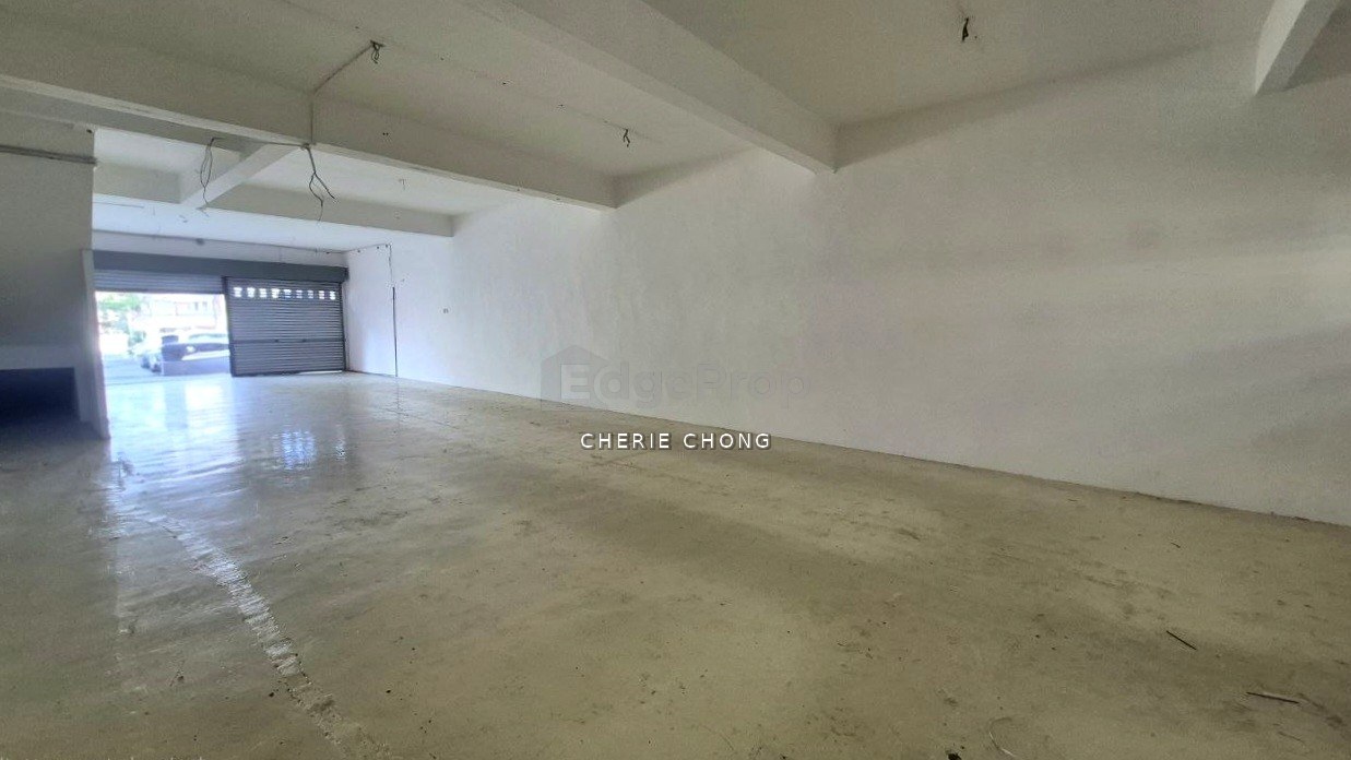 Bandar Siber Botani 3 Storey Shoplot Facing Main Road With Glass Door & Roller Shutters , Perak, Ipoh