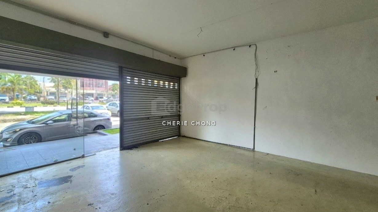 Bandar Siber Botani 3 Storey Shoplot Facing Main Road With Glass Door & Roller Shutters , Perak, Ipoh