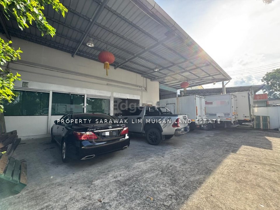 Fully-renovated: Semi Detached Warehouse at Bintawa Industrial Estate in Kuching for Sale, Sarawak, Kuching