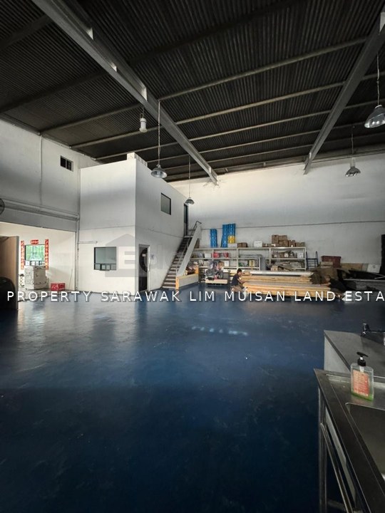 Fully-renovated: Semi Detached Warehouse at Bintawa Industrial Estate in Kuching for Sale, Sarawak, Kuching