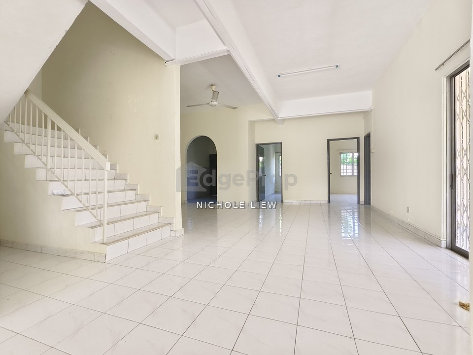 (MRT STATION + HUGE EXTRA LAND) 2 STOREY SEMI-D @ TAMAN HIJAU, KAJANG, Selangor, Kajang