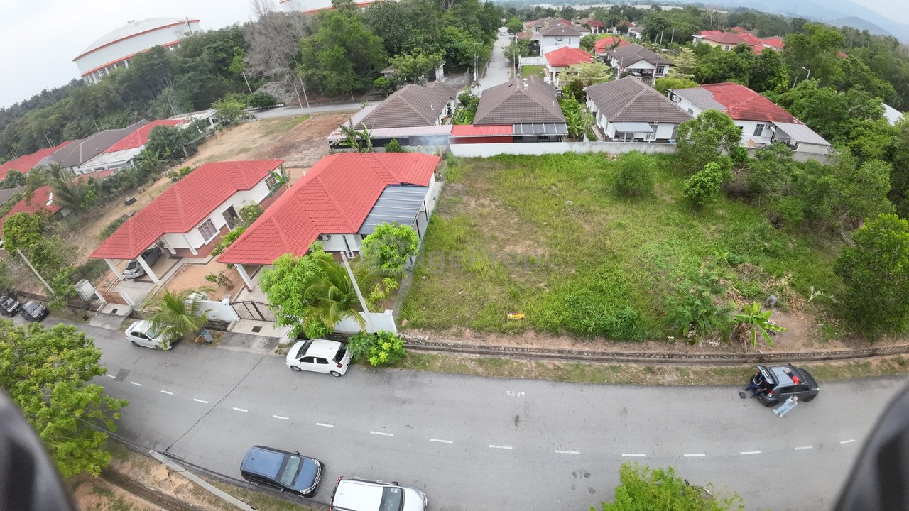 NON BUMI LOT Tanah Lot Banglow Tasik Senangin Lenggeng Seremban, Negeri Sembilan, Lenggeng