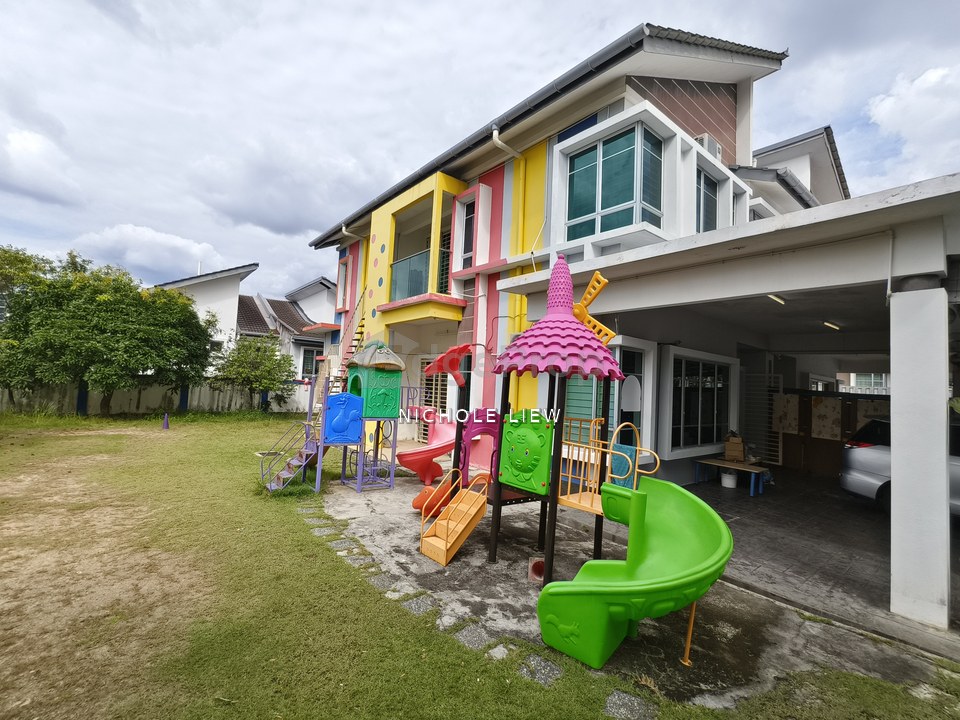 (CORNER LOT + HUGE EXTRA LAND) 2 STOREY SEMI-D @ HILLPARK 2, KAJANG, Selangor, Semenyih
