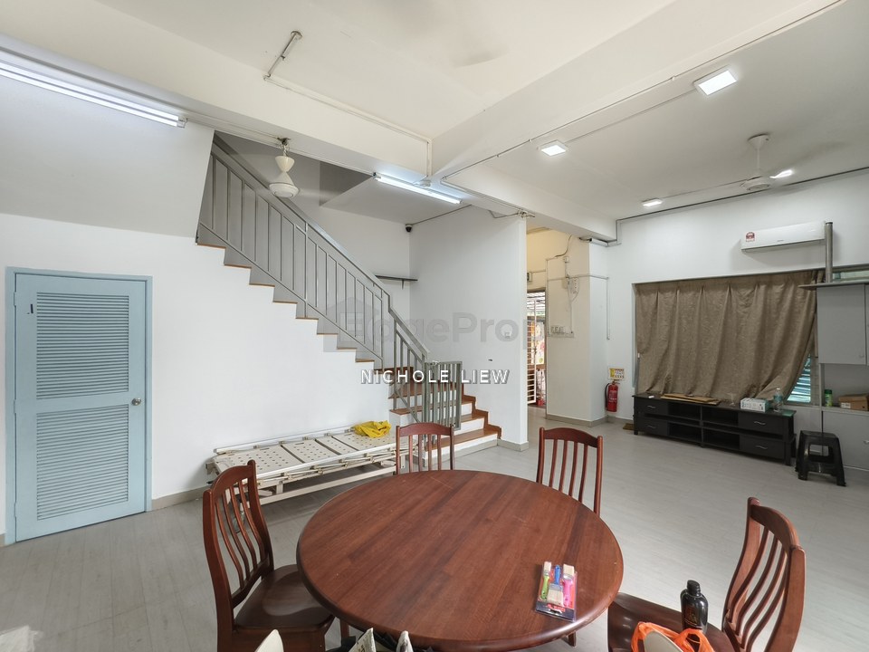 (CORNER LOT + HUGE EXTRA LAND) 2 STOREY SEMI-D @ HILLPARK 2, KAJANG, Selangor, Semenyih