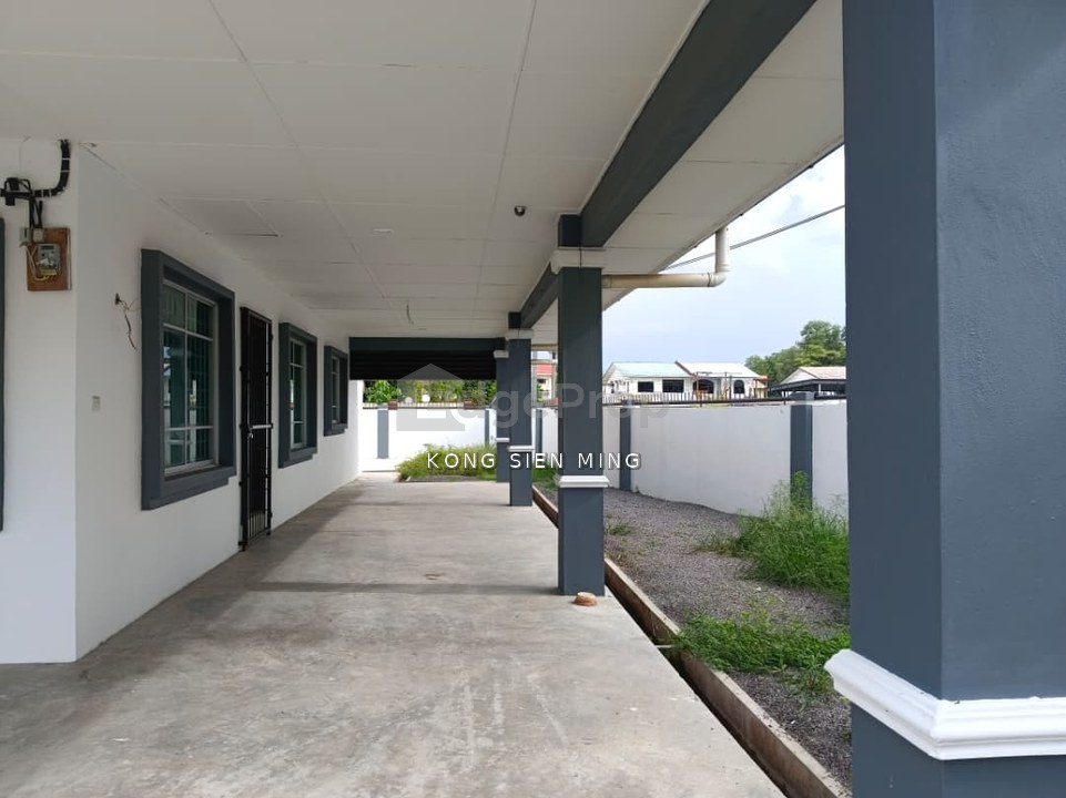 Sibu Double Storey Corner at Jalan Bayan, Sarawak, Sibu